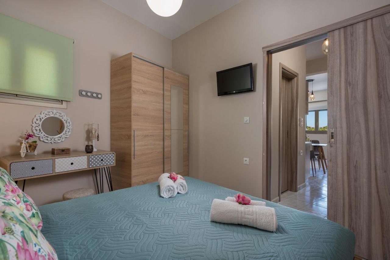 Floral Beach Apt With Lux Extras & Special Treats Kolymbari Exterior photo