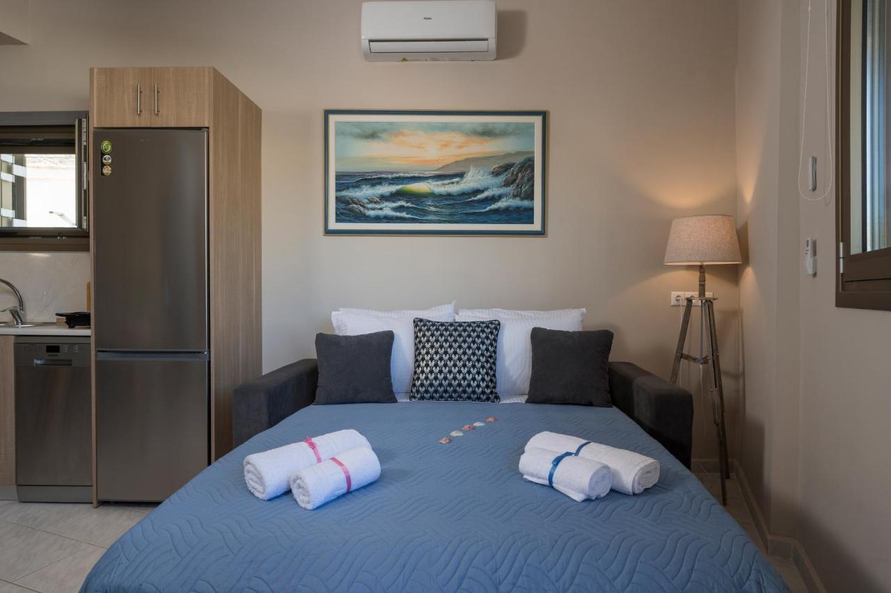 Floral Beach Apt With Lux Extras & Special Treats Kolymbari Exterior photo